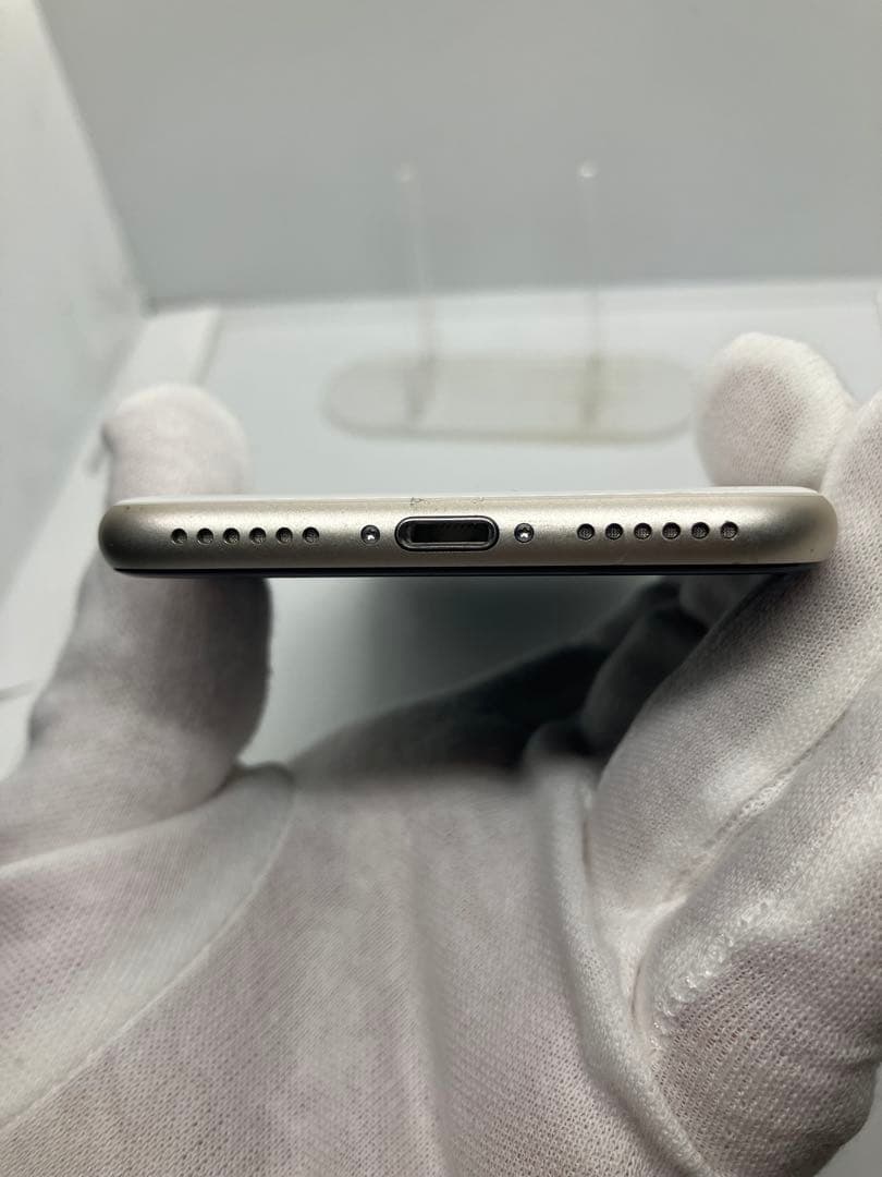 美品iPhone SE第3世代 simフリー 本体 バッテリー100%