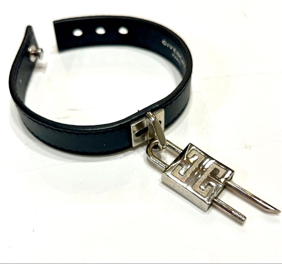 良品☆ジバンシィ 4Gパドロックスモール ブレスレット　バングル カデナ レザー