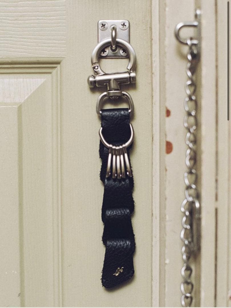 ねこさばとらLlife LEATHER KEY CHAIN ブラック