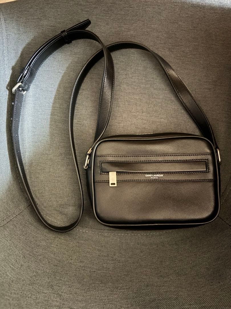 サンローラン スモールカメラバッグ ブラック レザー