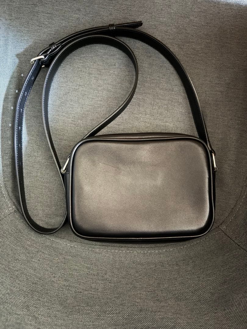 サンローラン スモールカメラバッグ ブラック レザー