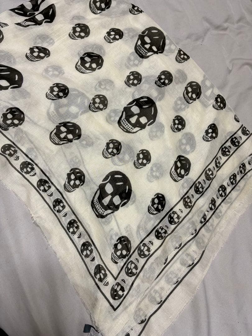 Alexander McQueen ストール【Jahxncho着用】