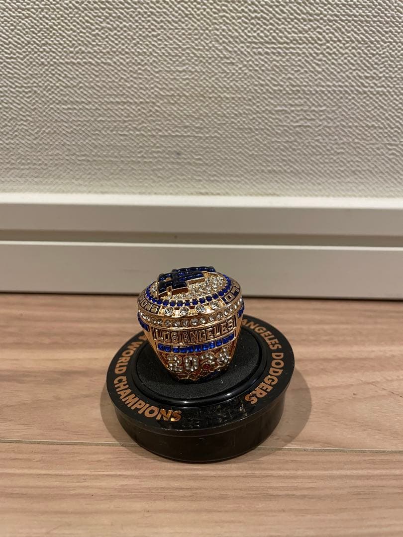 ドジャース　フリーマン選手のレプリカリング