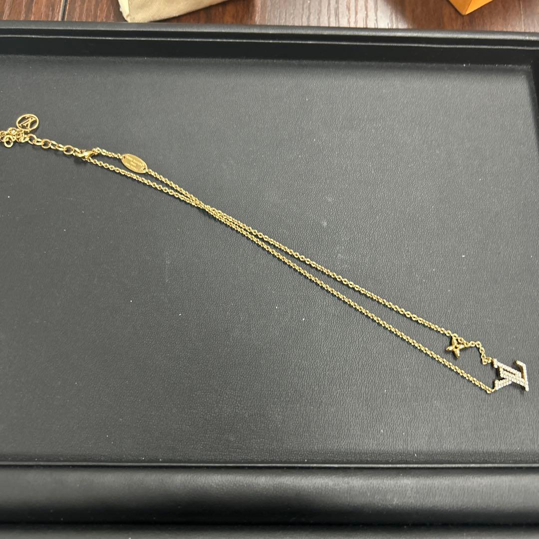 LOUIS VUITTON ゴールドネックレス