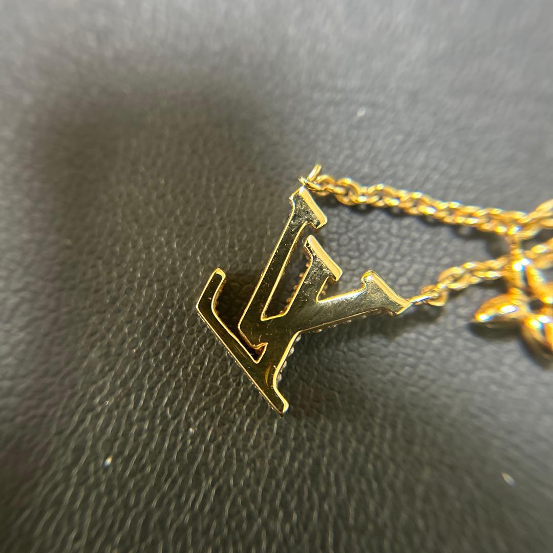 LOUIS VUITTON ゴールドネックレス