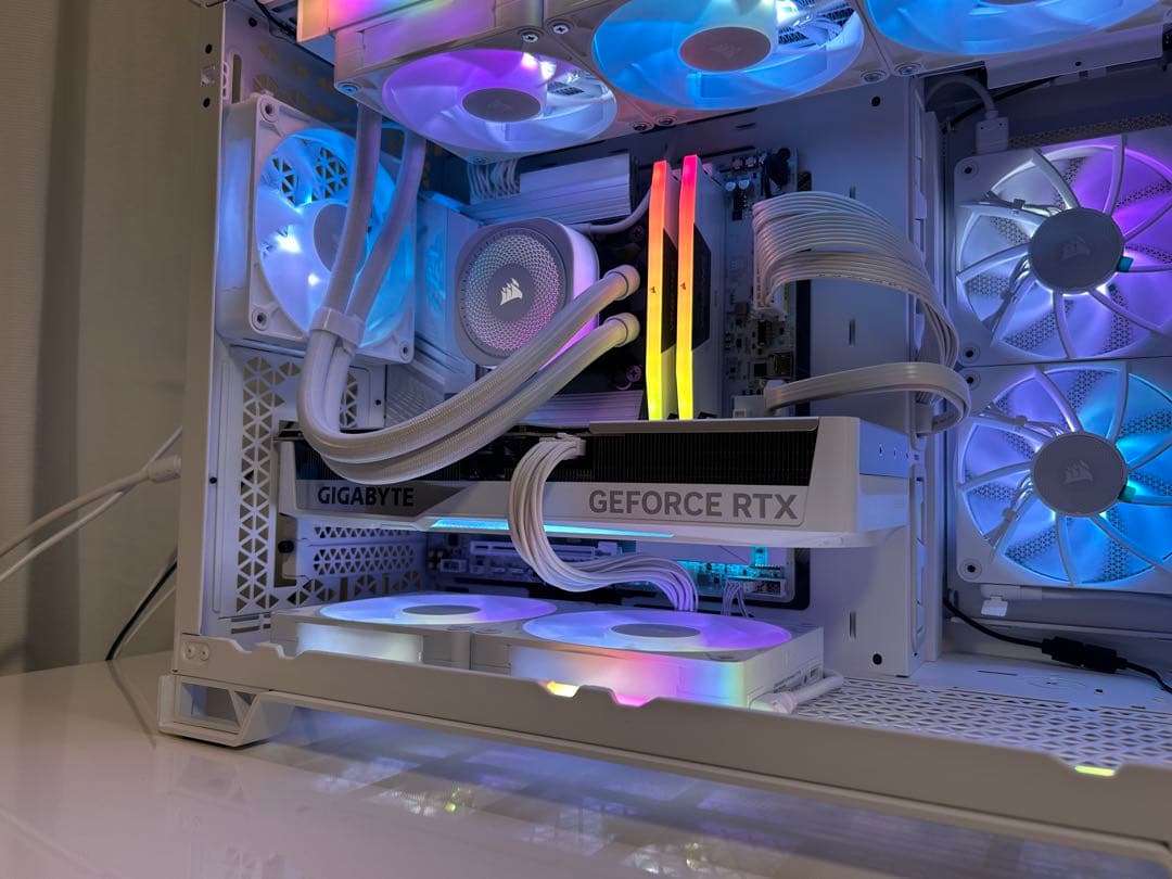 グラフィックボード・グラボ・ビデオカード GIGABYTE RTX5070Ti EAGLE OC ICE