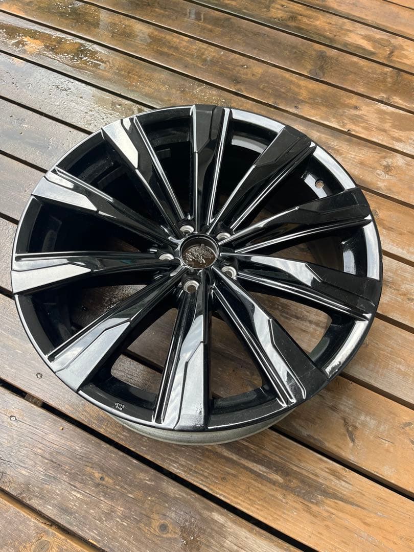 21インチ クラウンスポーツブラックホイール