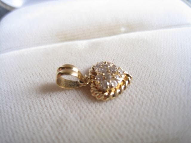 ☆素敵！きらきら輝きダイヤモンド0.23ct ハート形 k18金ペンダント 美品