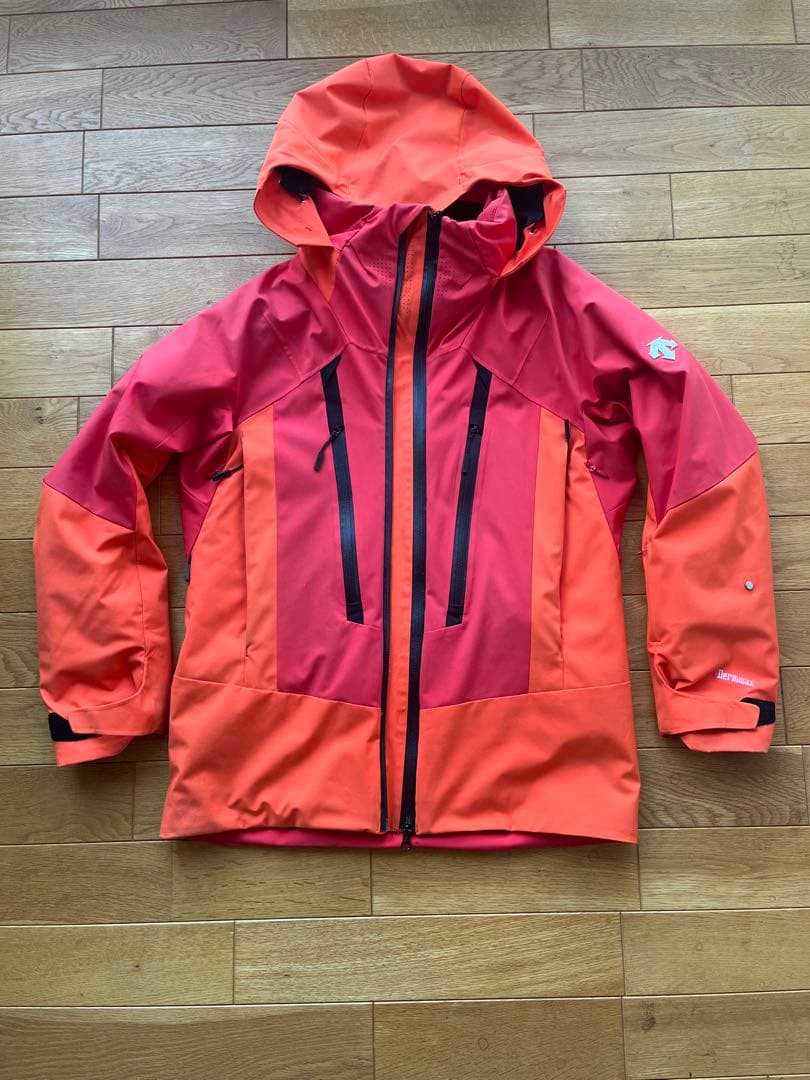 DESCENTE デサント　スキーウェアデモモデル