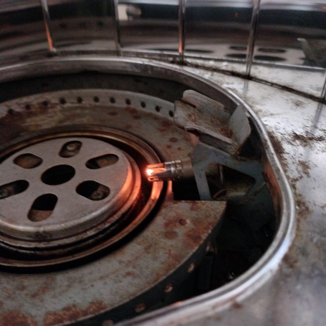 値下げ　送料無料　コロナ レトロストーブ ホワイト　　 キャンプや災害時にも活躍