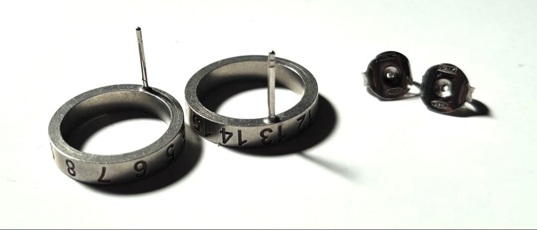 Maison Margiela メゾンマルジェラ ナンバリングピアス(両耳用)