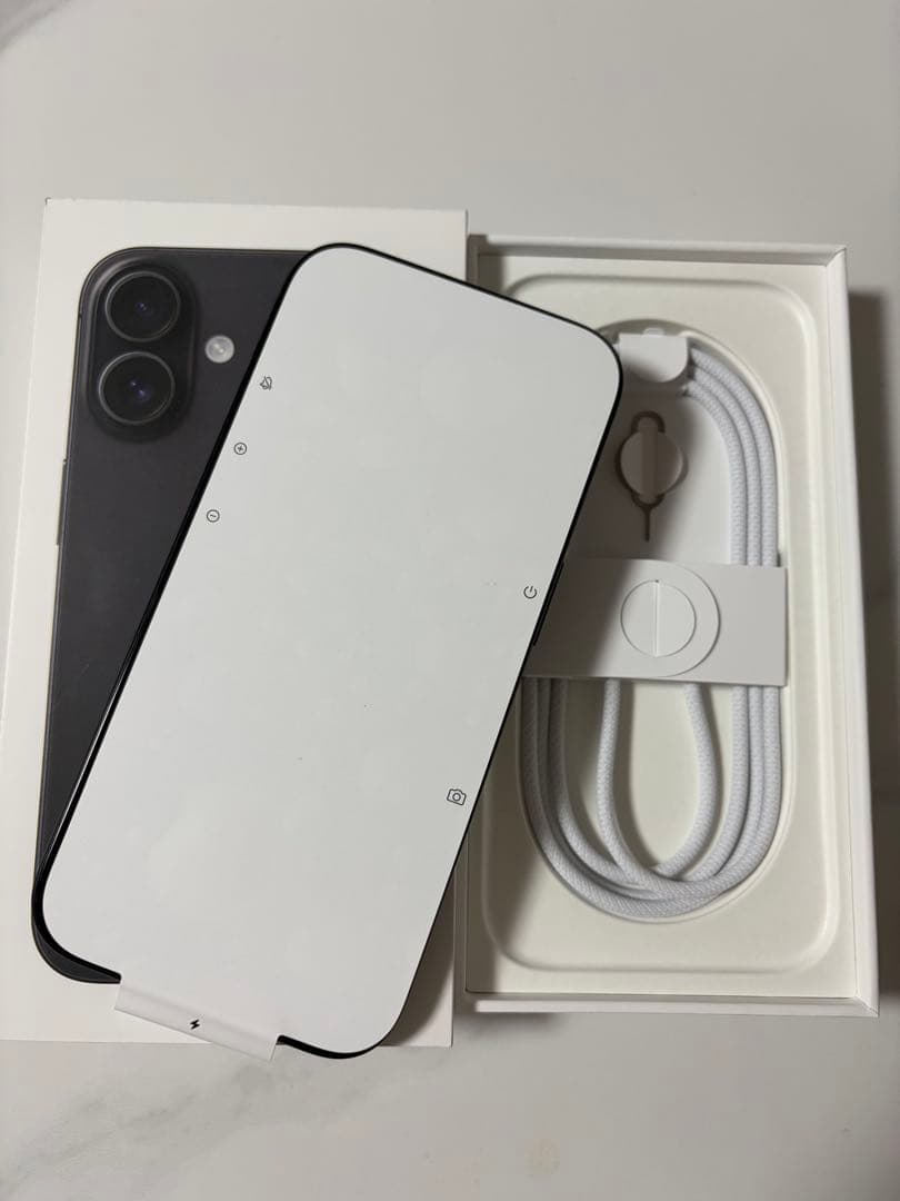 Apple iPhone 16 ブラック 本体