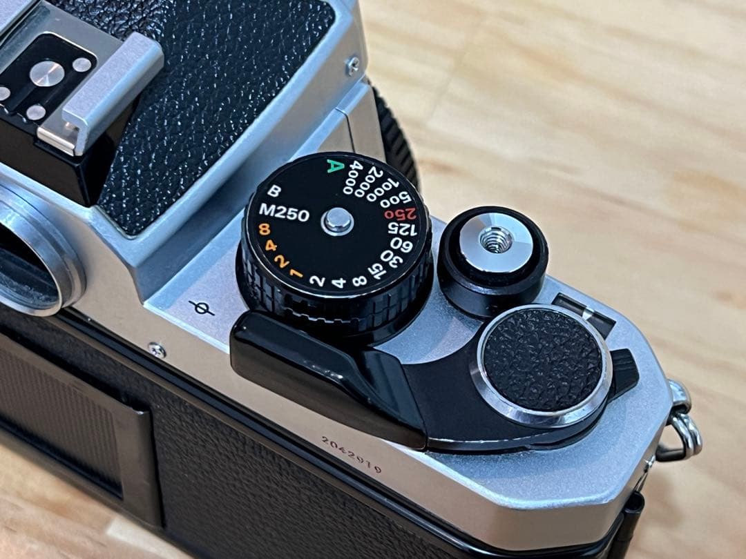 【ジャンク品】 Nikon FE2 フィルム一眼レフカメラ