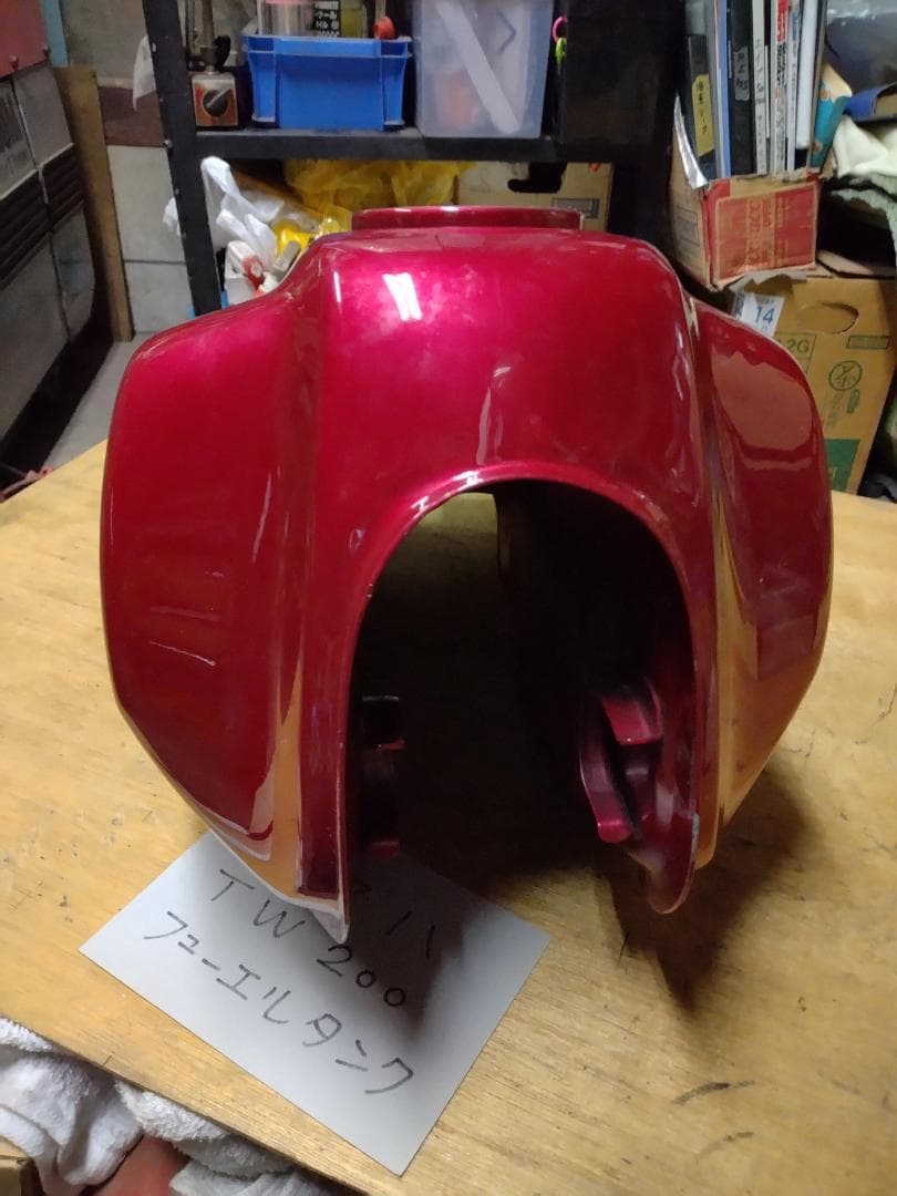 ヤマハ TW 200 フューエルタンクしゅら