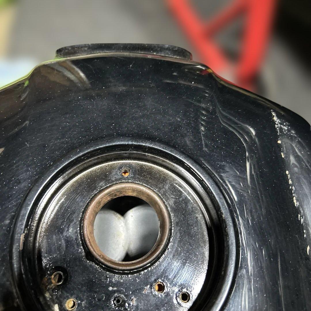 年末価格　YAMAHA XJR400 4HMタンク　凹み有　純正キー付き