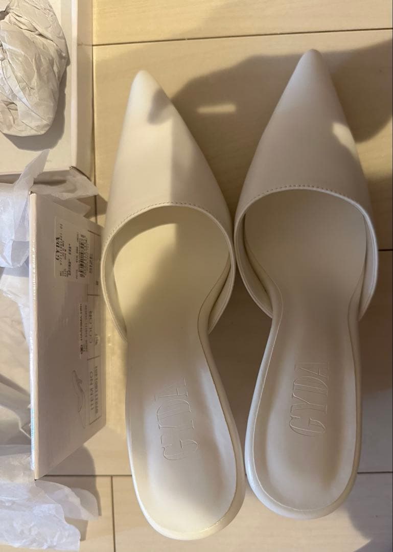 GYDA ポインテッドミュール　ホワイト