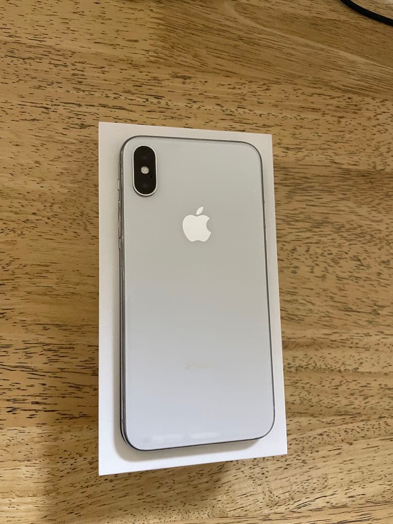 Apple iPhone X シルバー　64GB