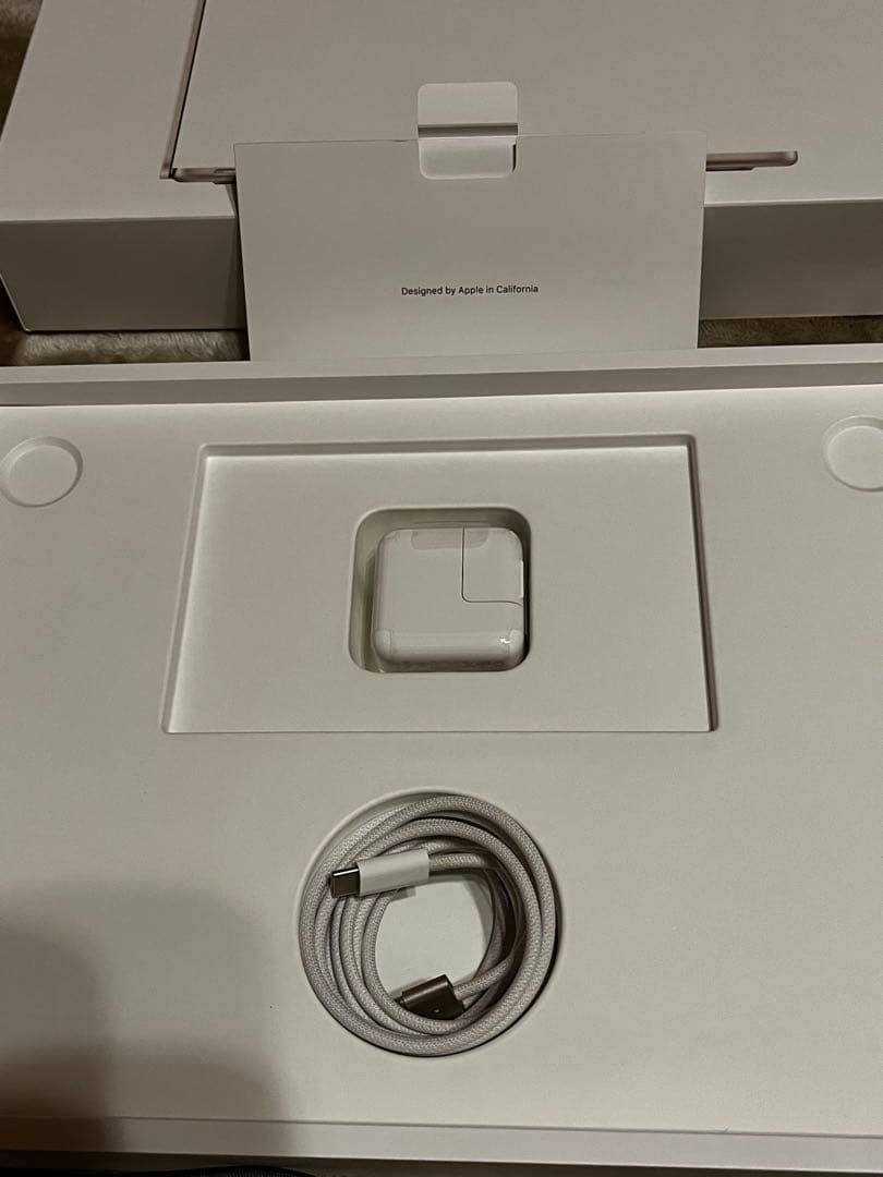 MacBook Air 13.6インチ M2 256GB スターライト