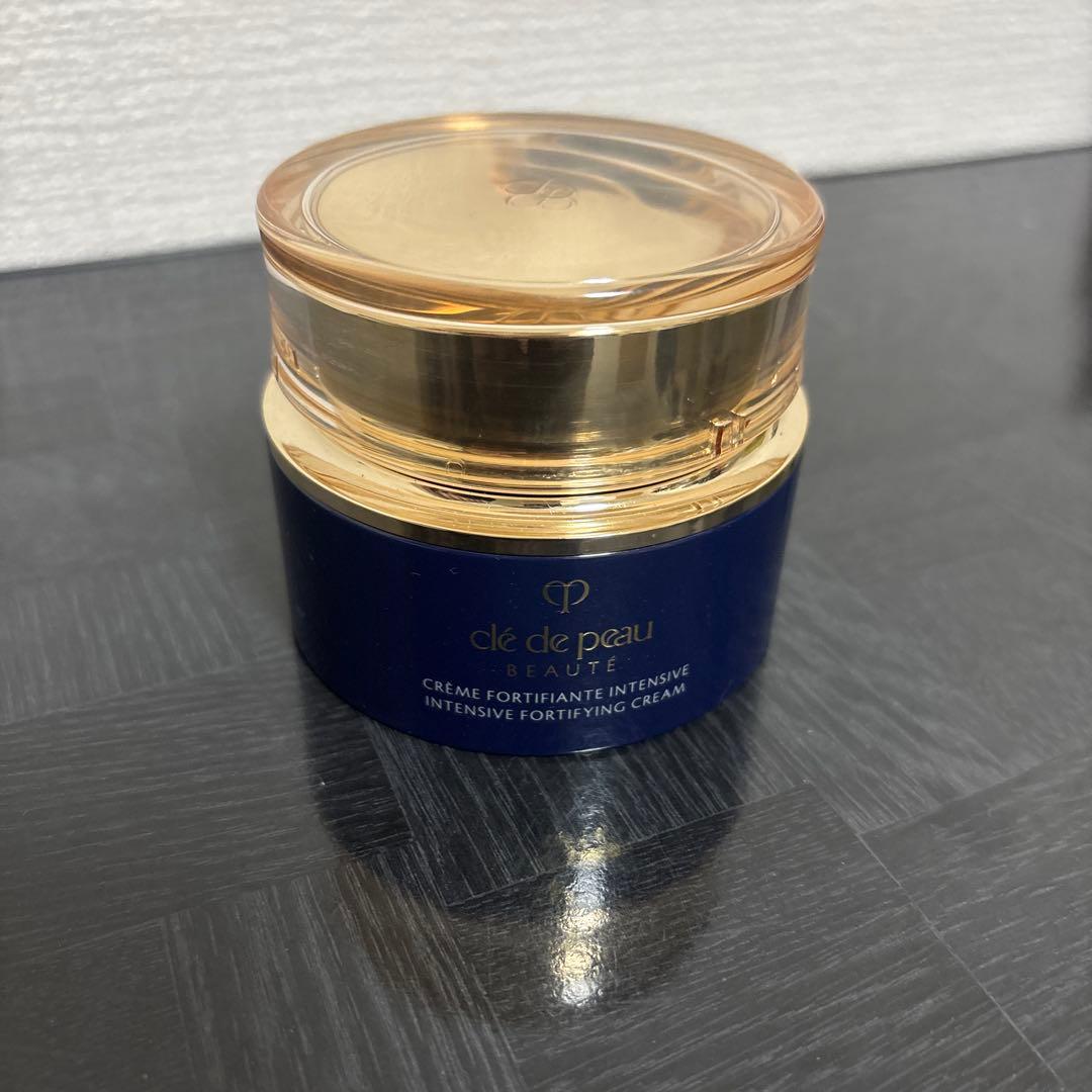 クレ・ド・ポー ボーテ クレームアンタンシヴｎ