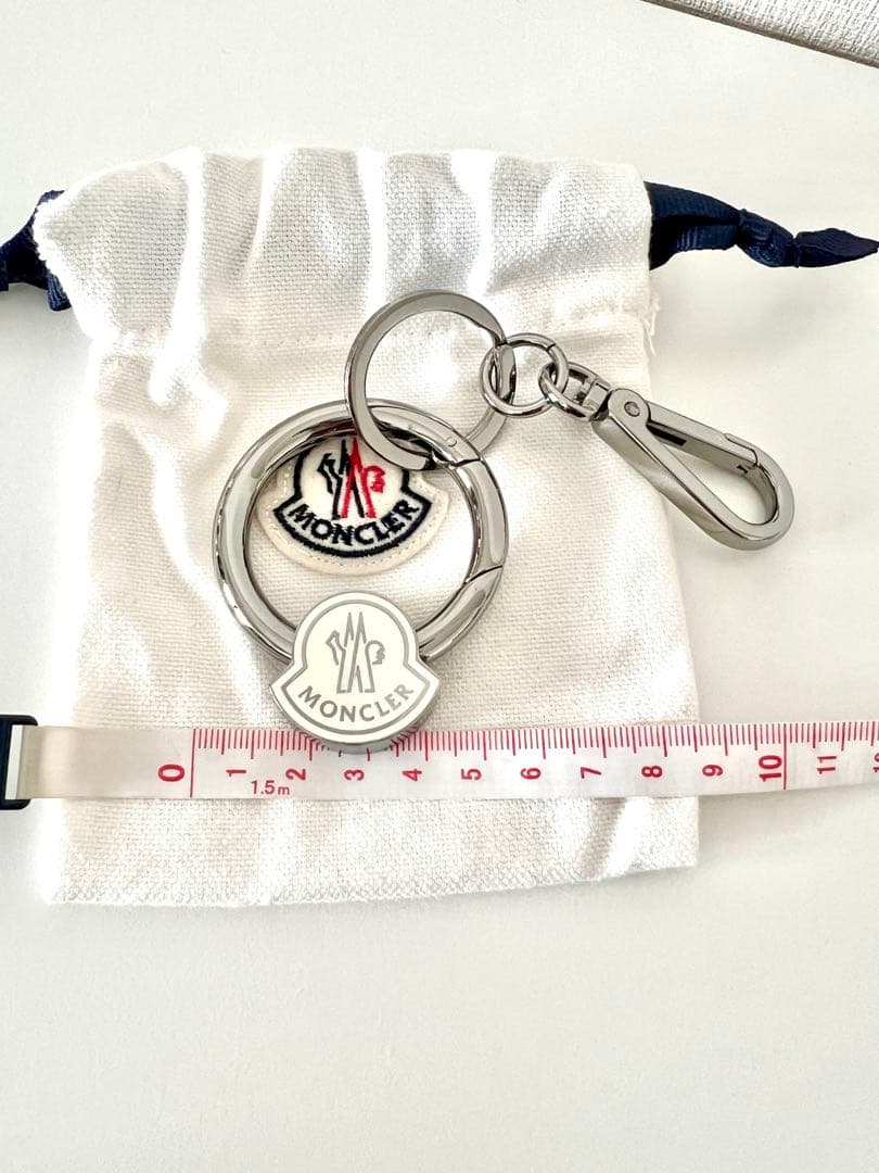 レアモデル新品モンクレールキーホルダー　ホワイトデープレゼント
