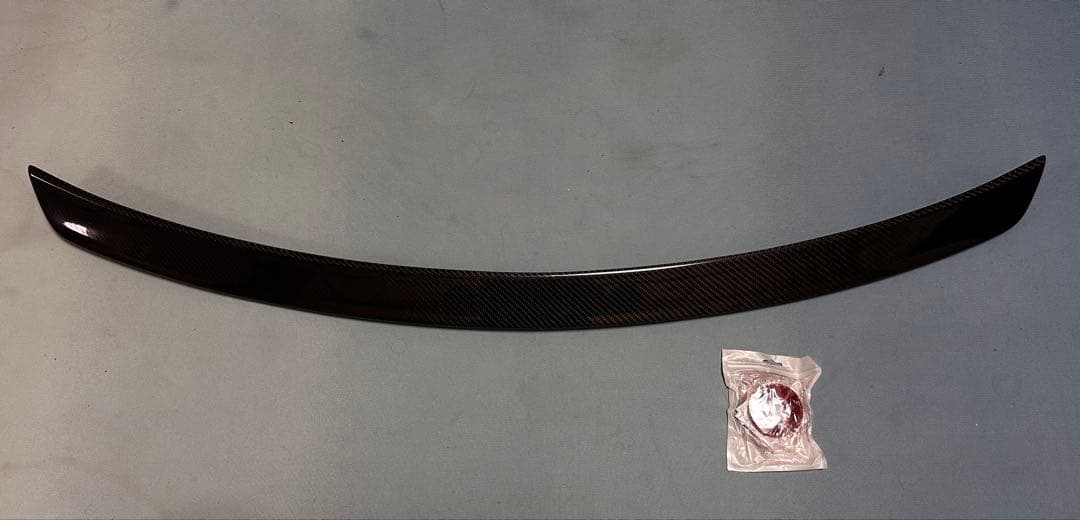 メルセデスベンツ W218 CLS カーボンリアトランクスポイラー