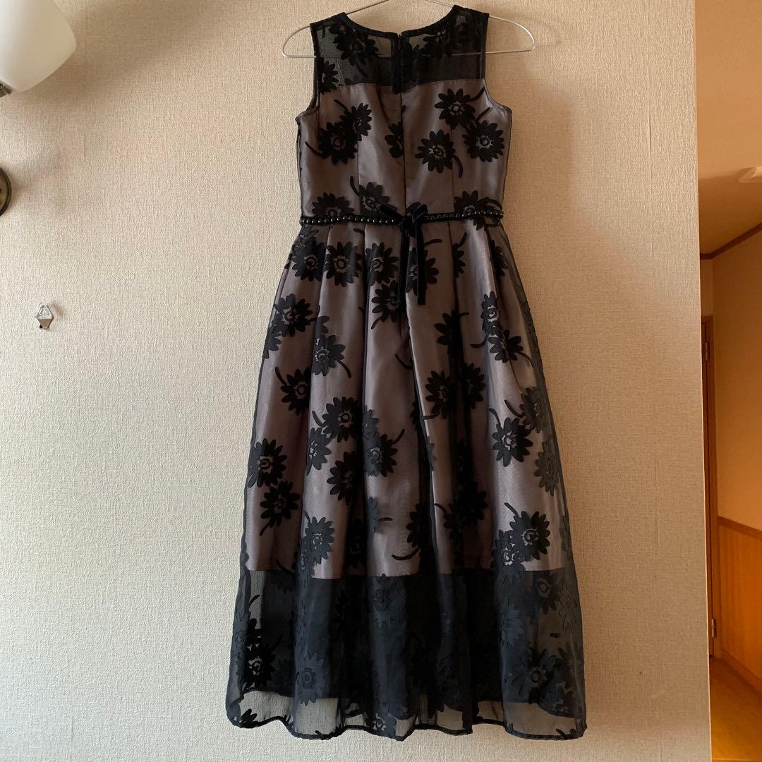 アミティス　プチプリンセス 黒とグレーの花柄ドレス　150cm