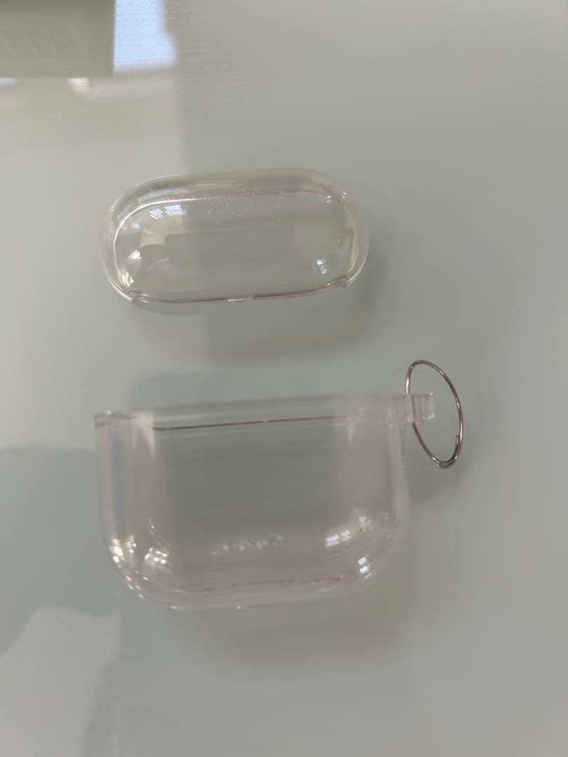 AirPods4ノイズキャンセリング搭載　カバー付き