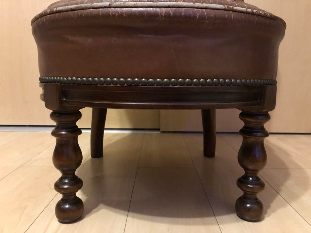 バロッサ　バレンティ　メイトチェア　ソファ　革　アンティーク　レトロ　家具　鋲打