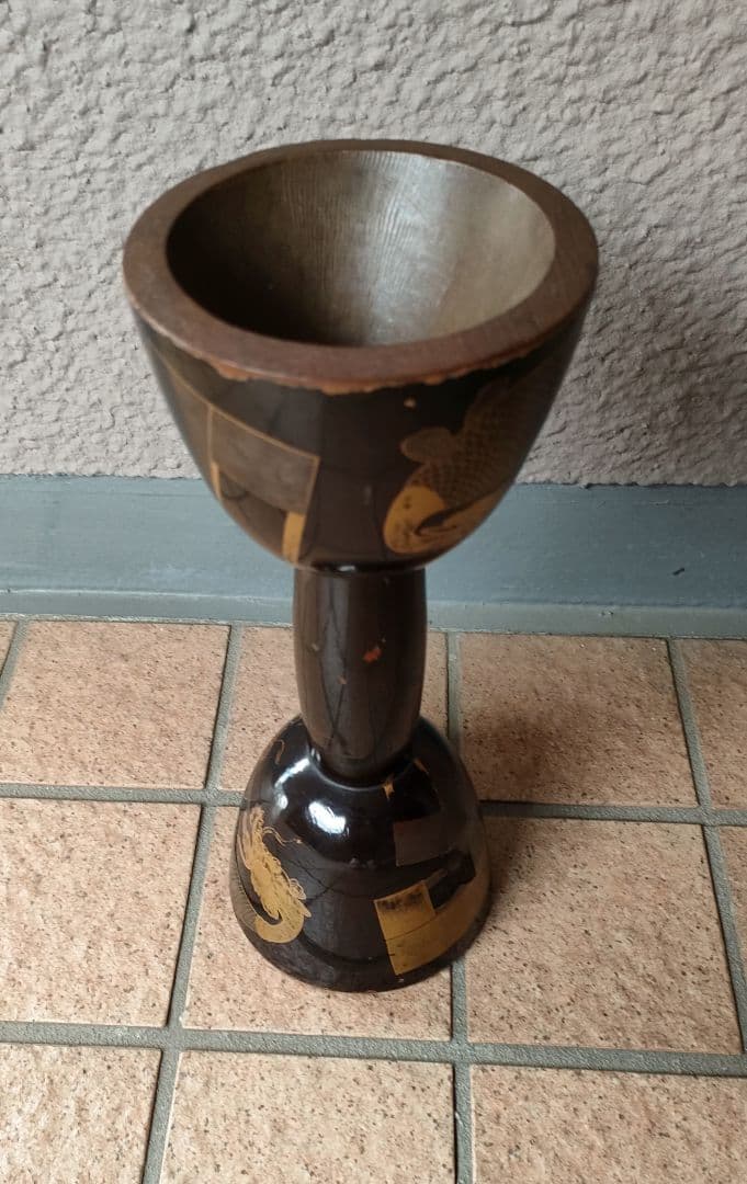 小鼓の胴 李朝錠前蒔絵 傷みあり