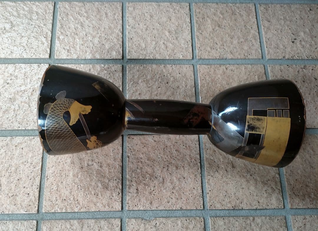 小鼓の胴 李朝錠前蒔絵 傷みあり