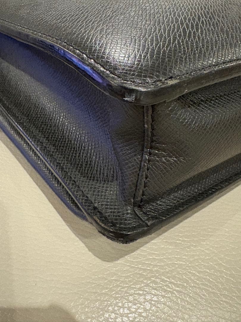 Louis Vuitton タイガ ビジネスバッグ 黒