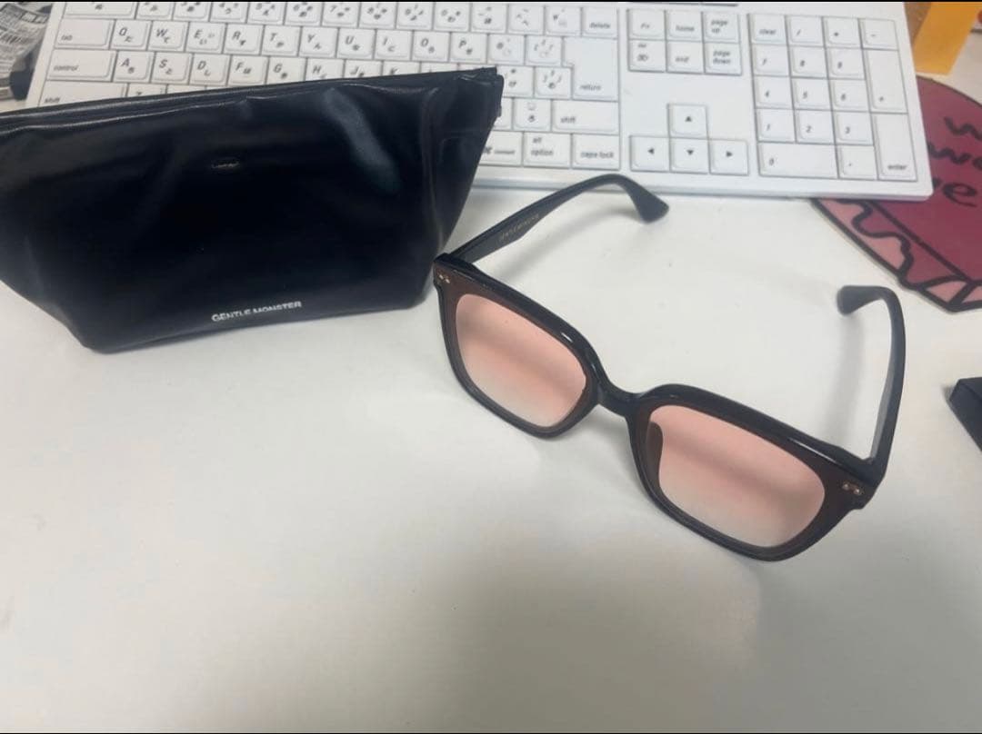 ジェントルモンスター　ピンクレンズ サングラス