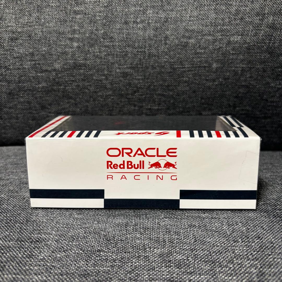 スパークRed Bull Racing RB21 角田裕毅 1/43