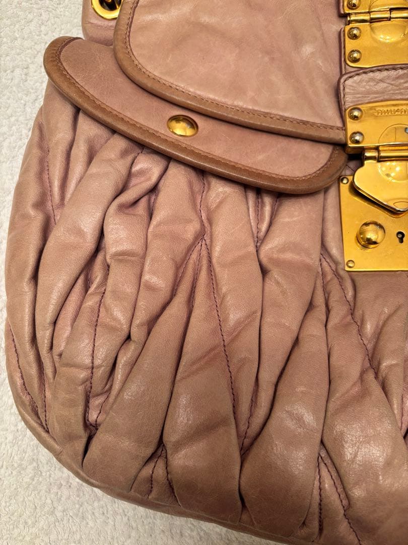 MIU MIU パステルピンク マトラッセ ハンドバッグ