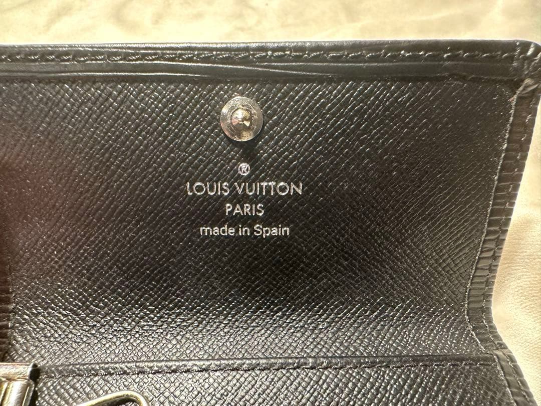 Louis Vuitton エピ ブラックキーケース