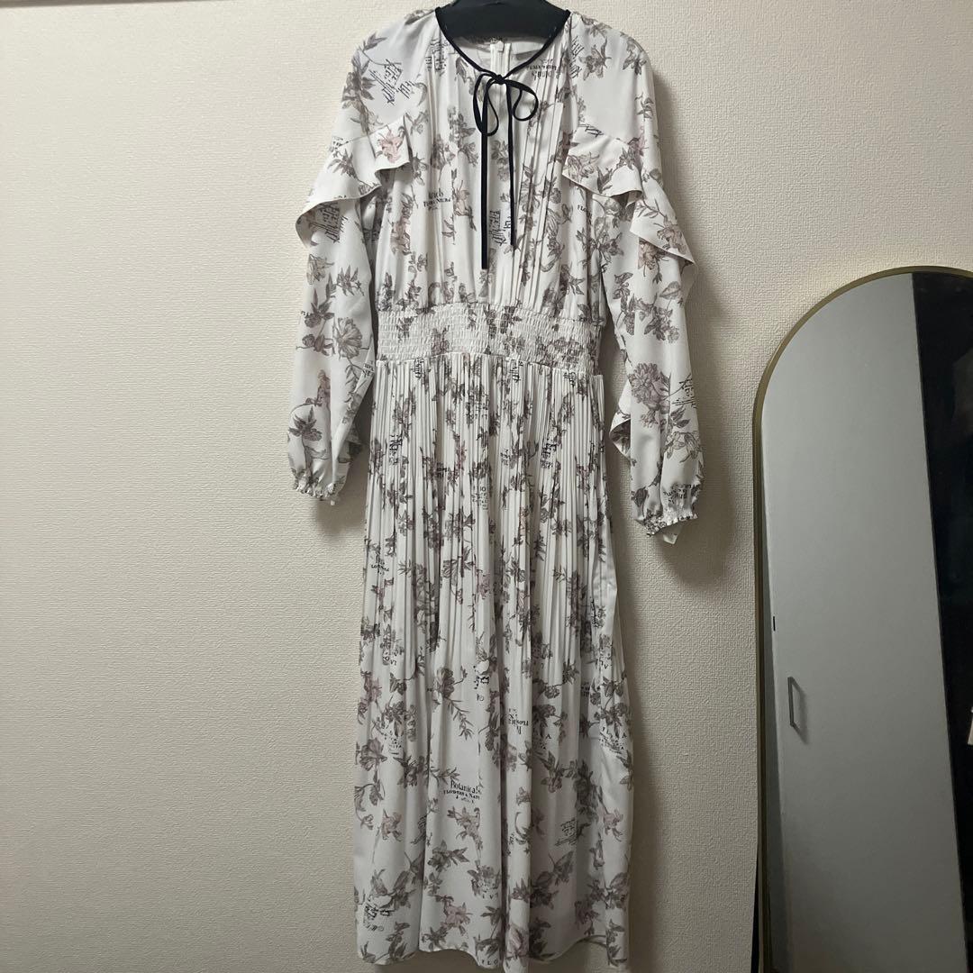 【新品】セルフォード　ボタニカルレタープリントワンピース　アイボリー　36