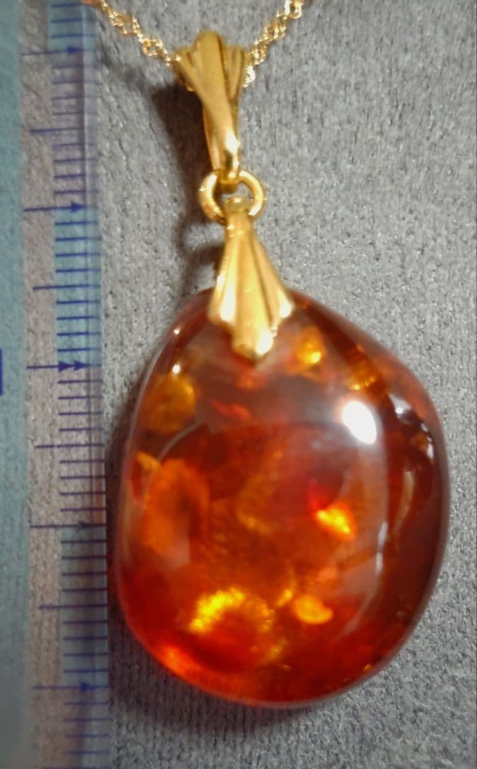 k18金オレンジ琥珀チャーム 4.40g