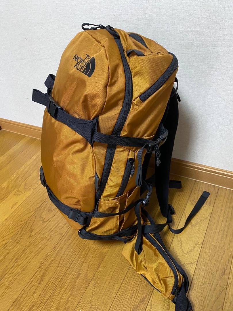20 THE NORTH FACE CUCATCH 35 バックパック