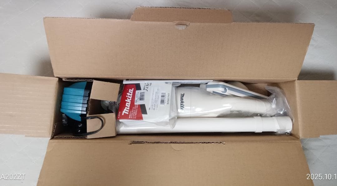 マキタ　充電式クリーナー