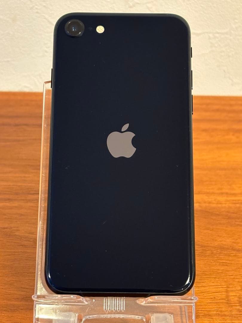 R*ᰔ様 ☆美品・小傷あり☆iPhone SE 3 ⑩