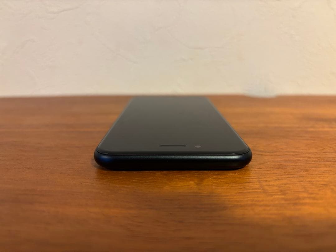 R*ᰔ様 ☆美品・小傷あり☆iPhone SE 3 ⑩