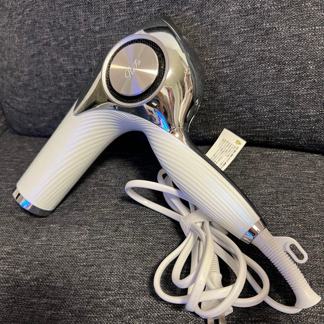 2023年製 ReFa ビューテックドライヤープロ ホワイト　リファ