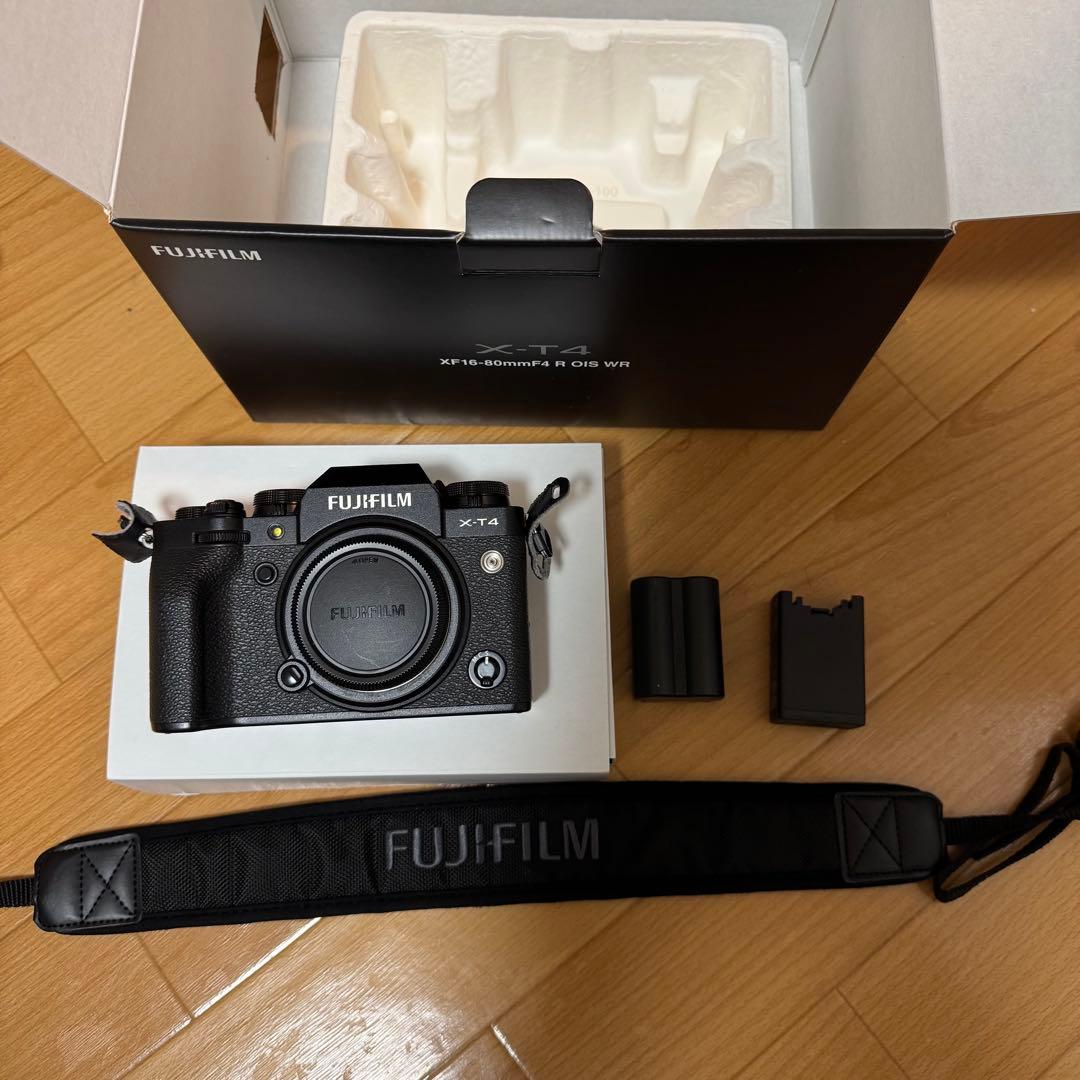 fujifilm x-t4 本体・ストラップあり 、レンズなし ブラック