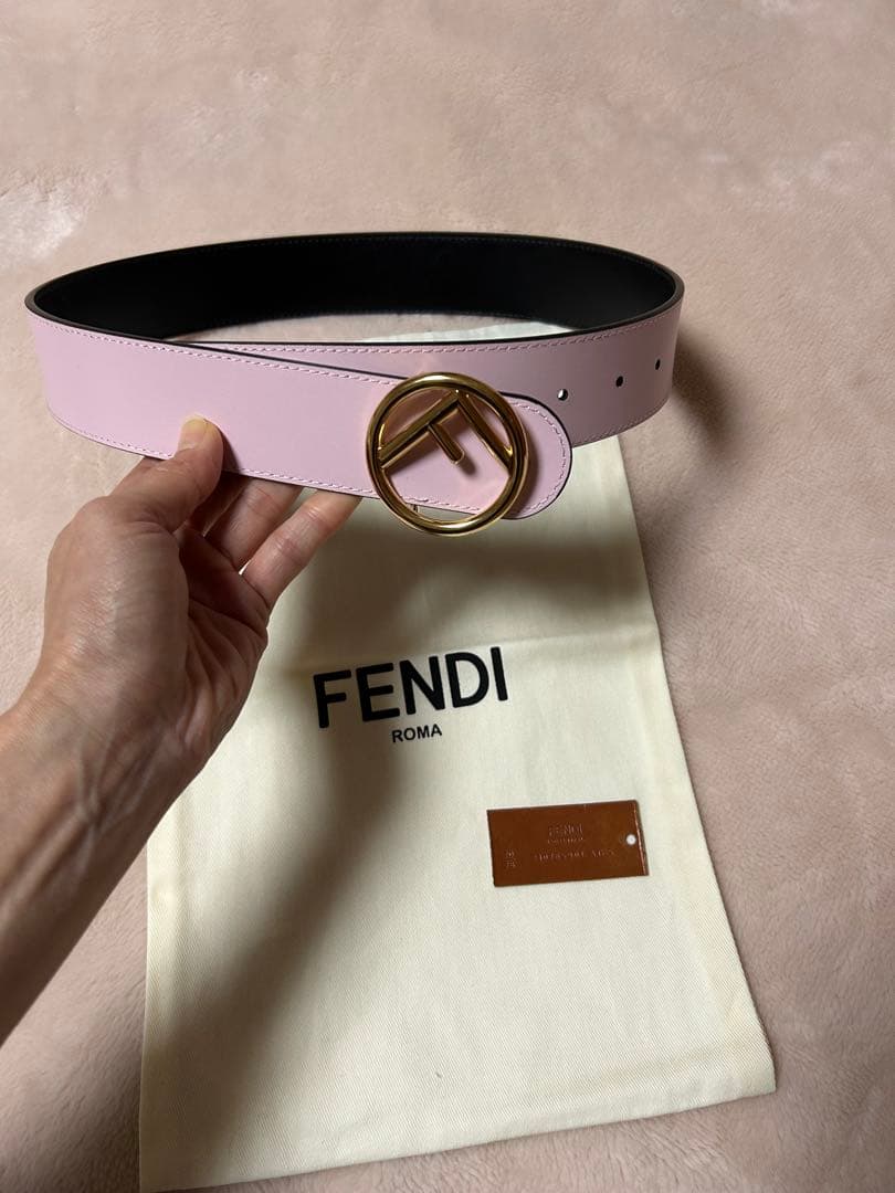 ⭐︎新品未使用⭐︎FENDI リバーシブル(ブラック/ピンク) レザーベルト