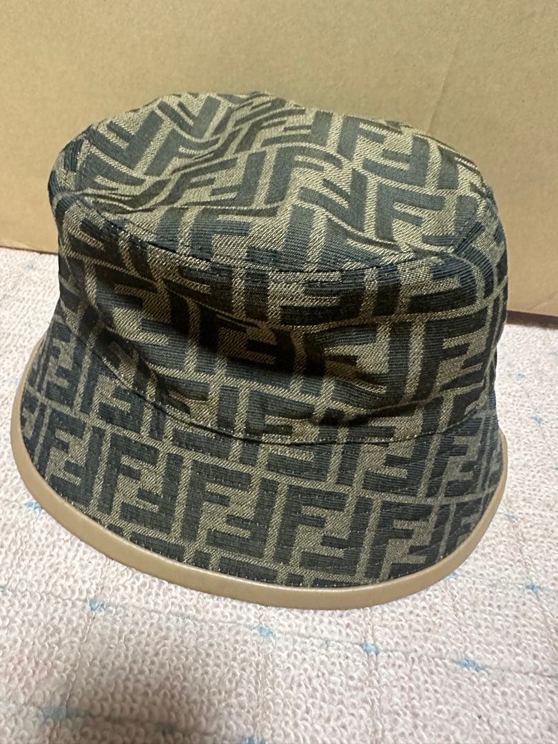 FENDI バケットハット ロゴパターン