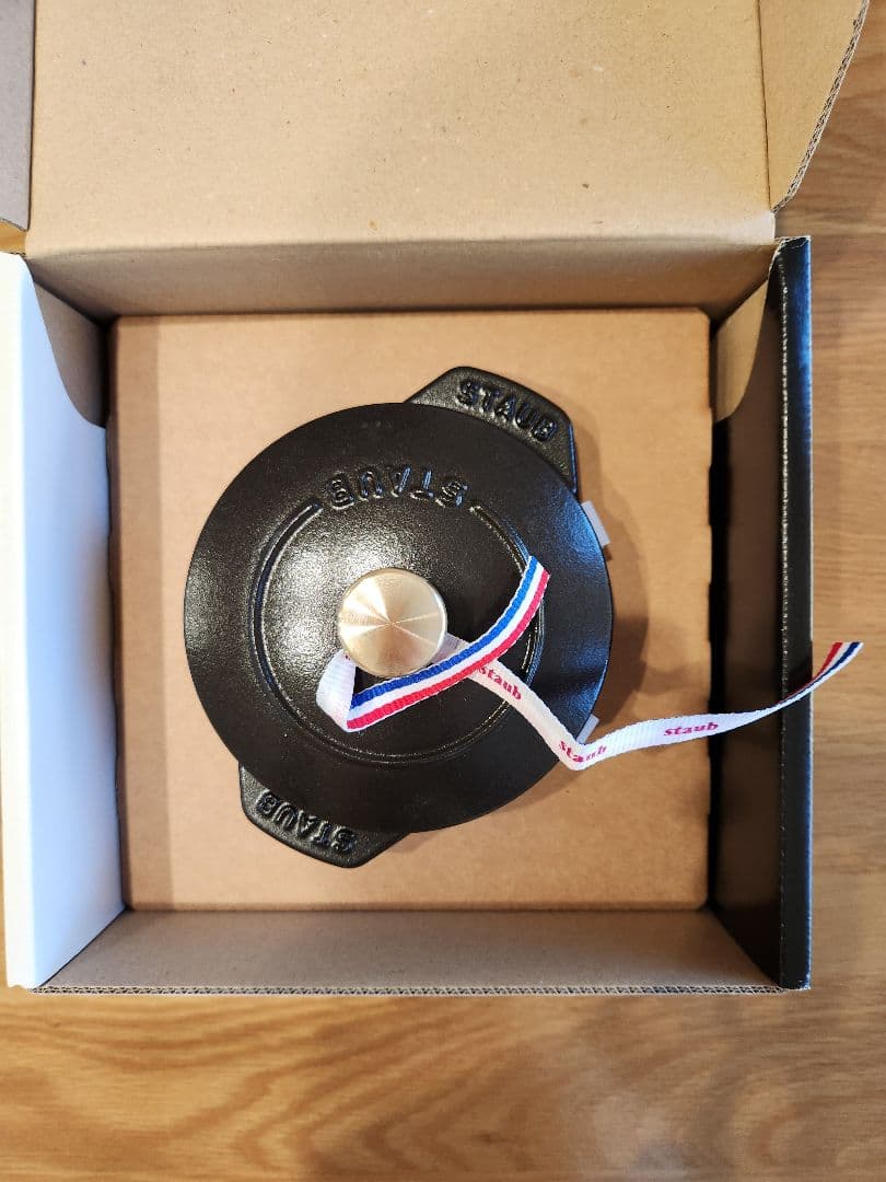 chocolat　staub 鋳鉄製 両手鍋 12cm、食器、鍋の取手