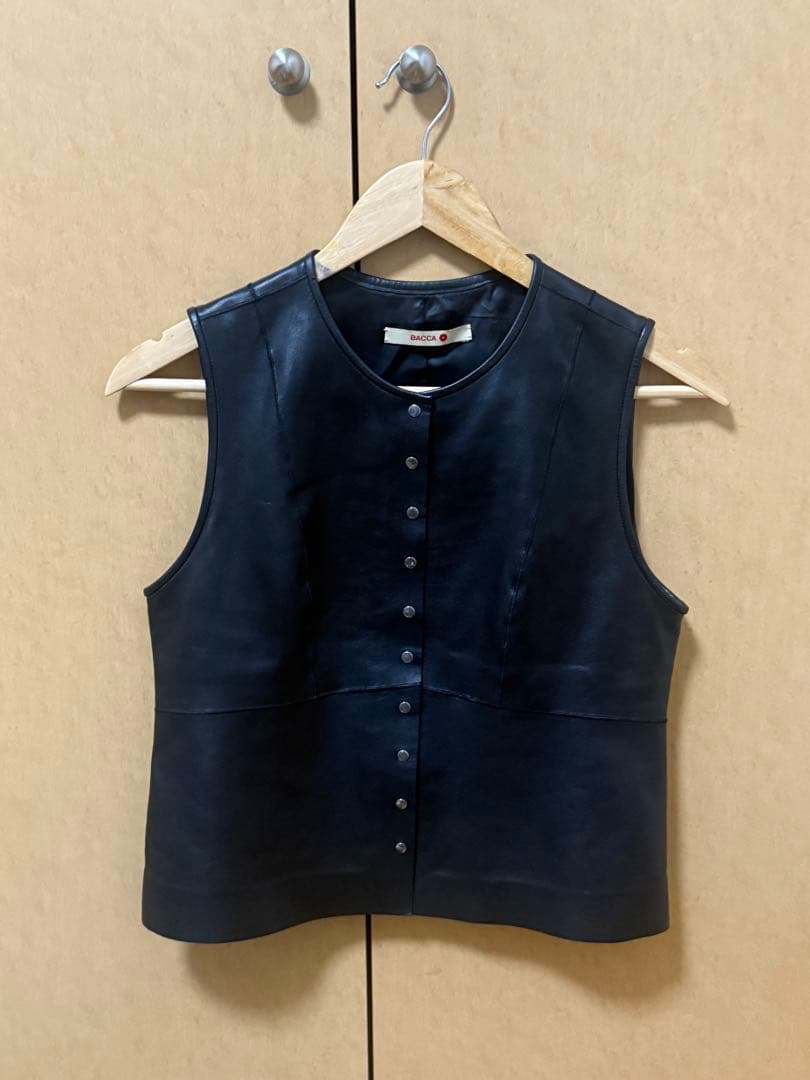 bacca ソフトシープレザー　ペプラムベスト