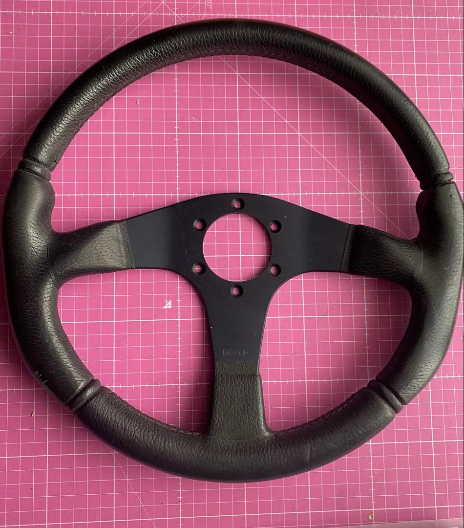 MOMO TYP D35 ブラックレザー三本スポークステアリング