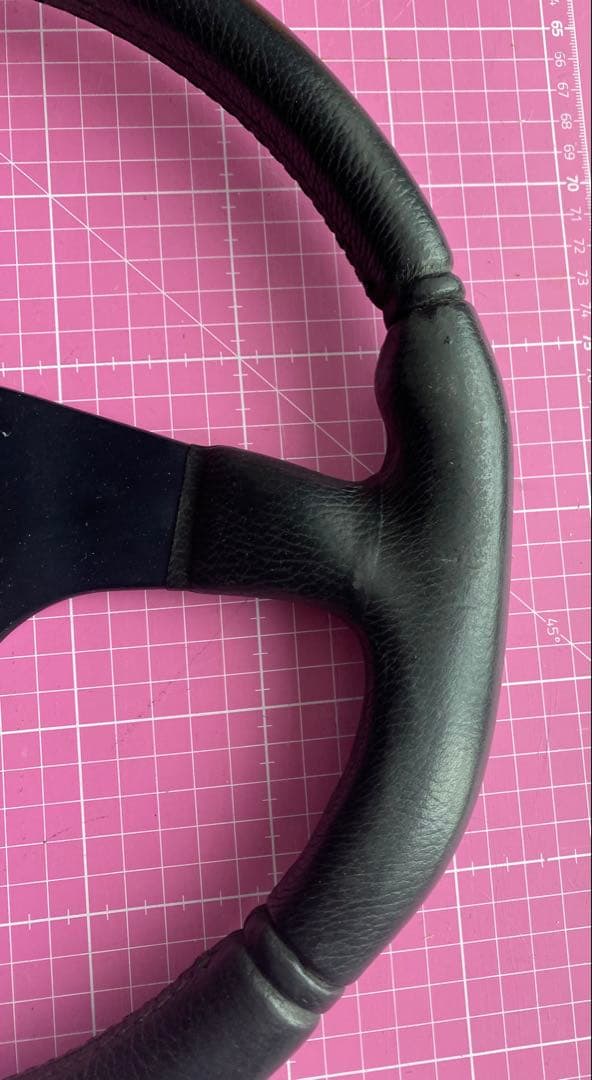 MOMO TYP D35 ブラックレザー三本スポークステアリング