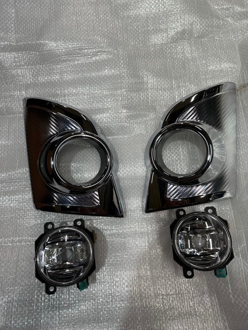 ダイハツ　タントカスタム　LA600S フォグランプ　メッキカバー